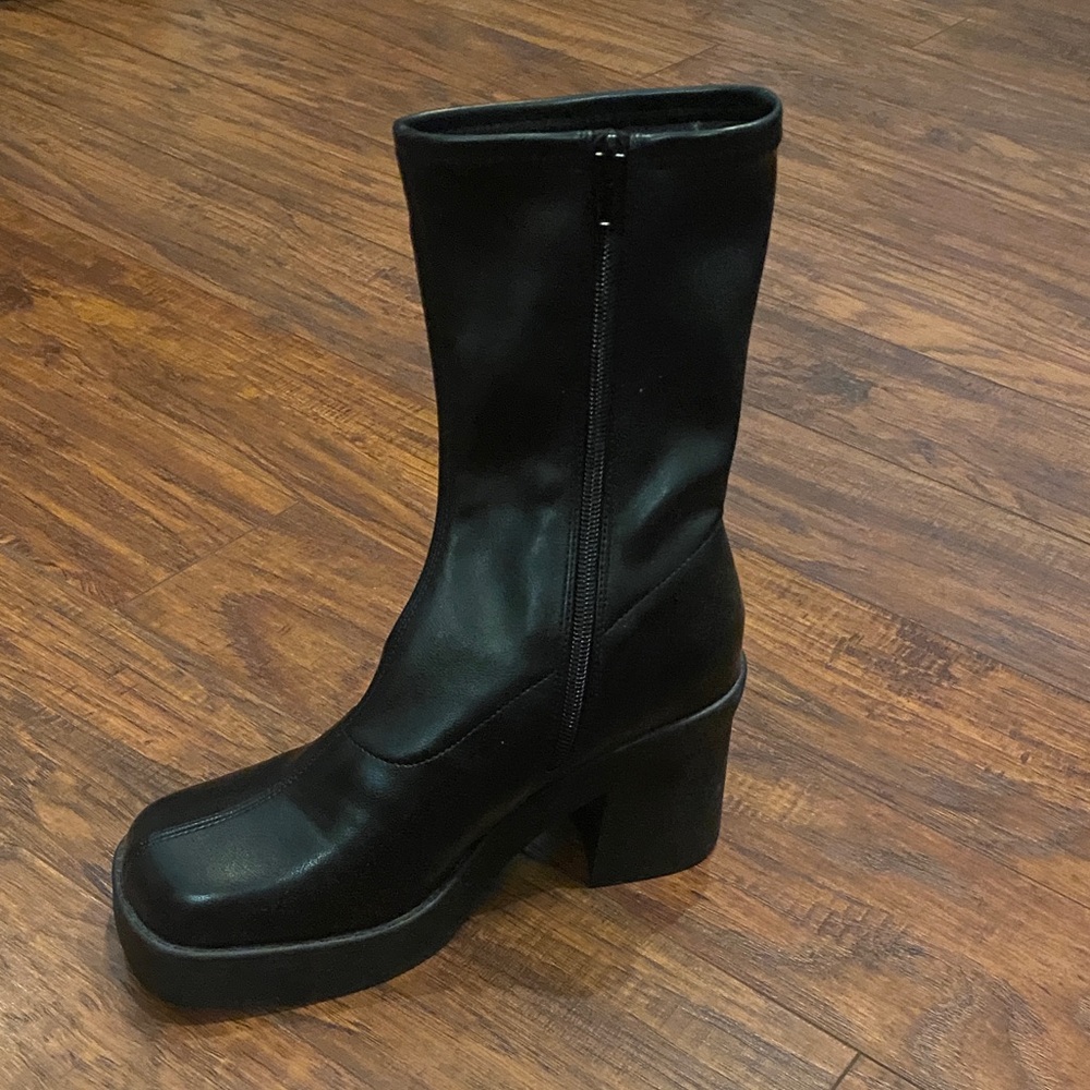 Steve Madden Platform Boots - Picture 2 of 6